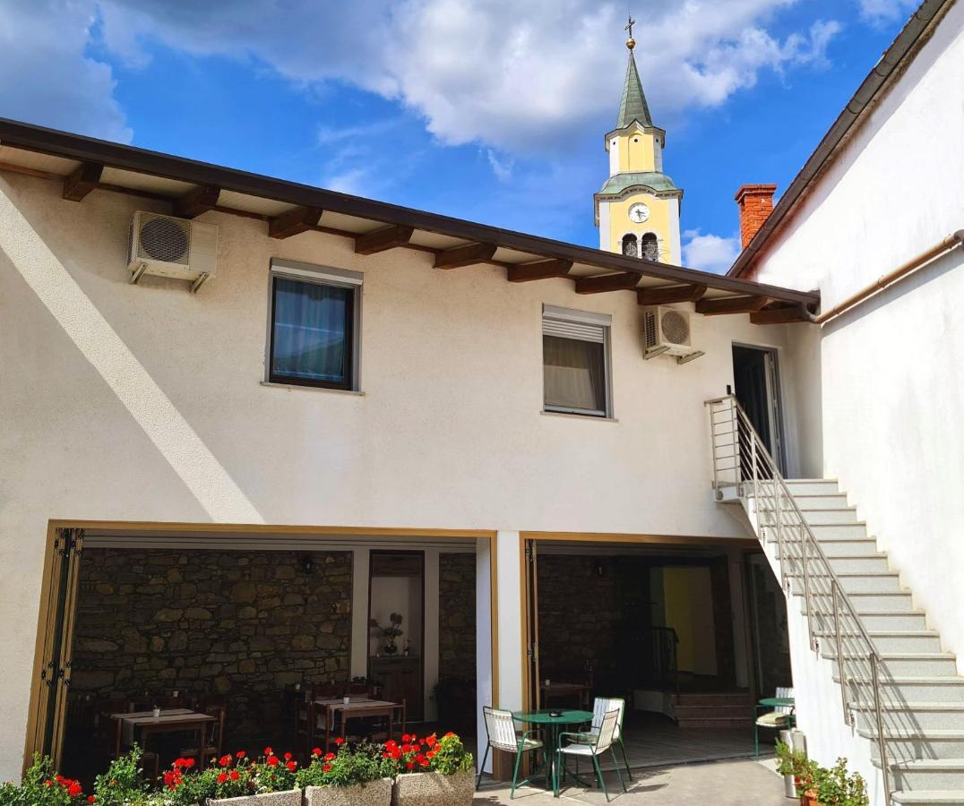Restaurant & Apartments Getaway Pri Kobalu Vipava Zewnętrze zdjęcie